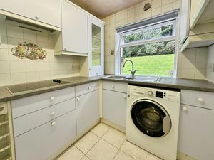 Kitchen- click for photo gallery